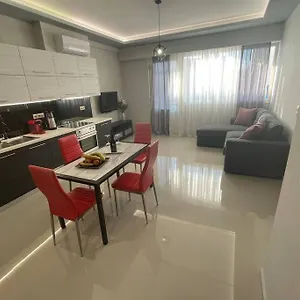 maxim-deluxe-apartment.rethymnohotels.net/